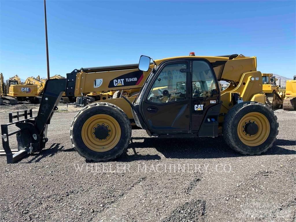 CAT TL943D CB Телескопічні навантажувачі