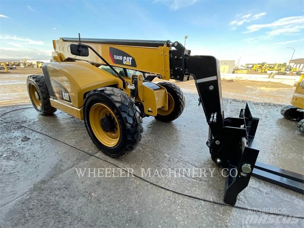 CAT TL943D CB Телескопічні навантажувачі