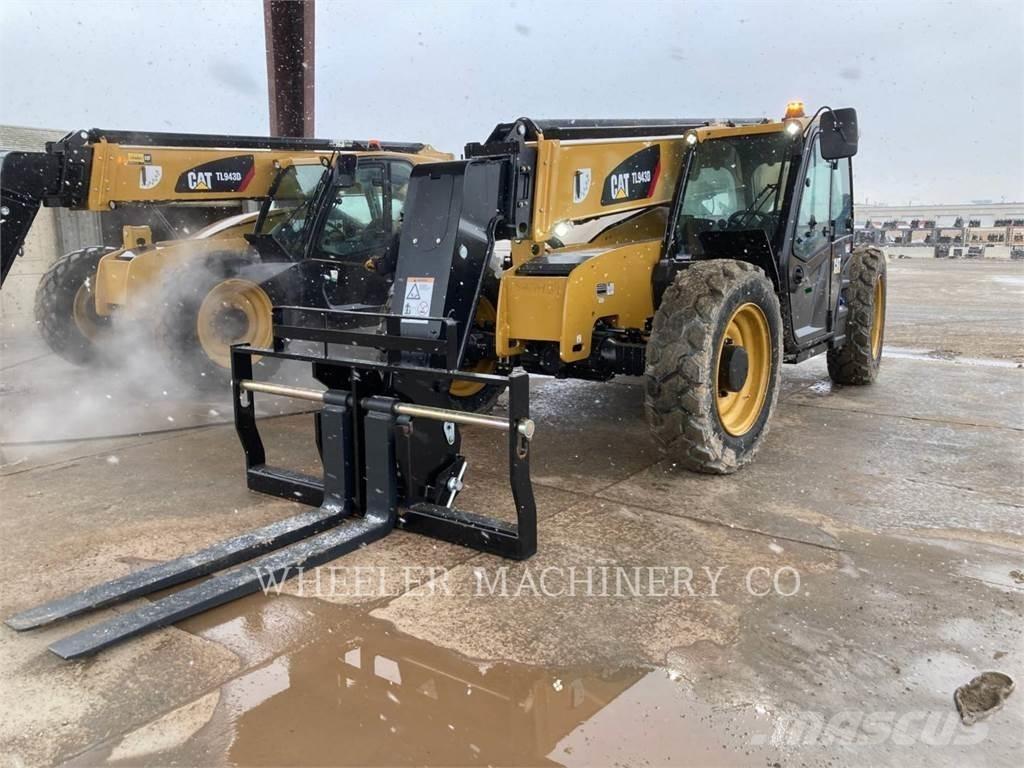 CAT TL943D CB Телескопічні навантажувачі