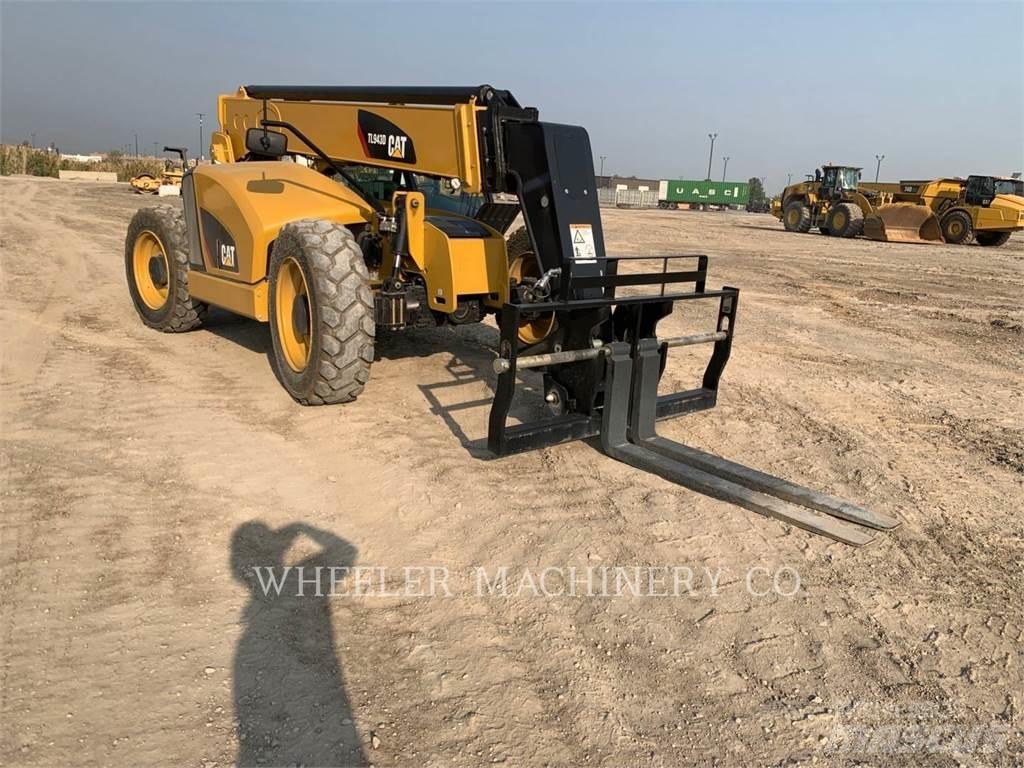 CAT TL943D CB Телескопічні навантажувачі