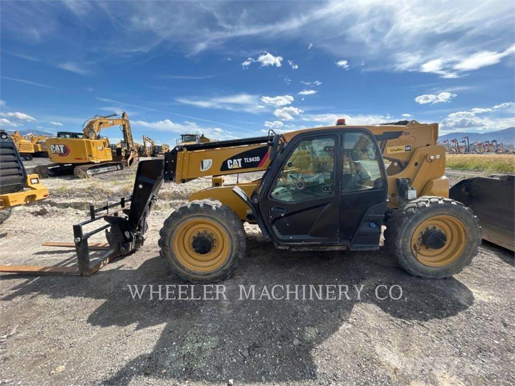 CAT TL943D CB Телескопічні навантажувачі