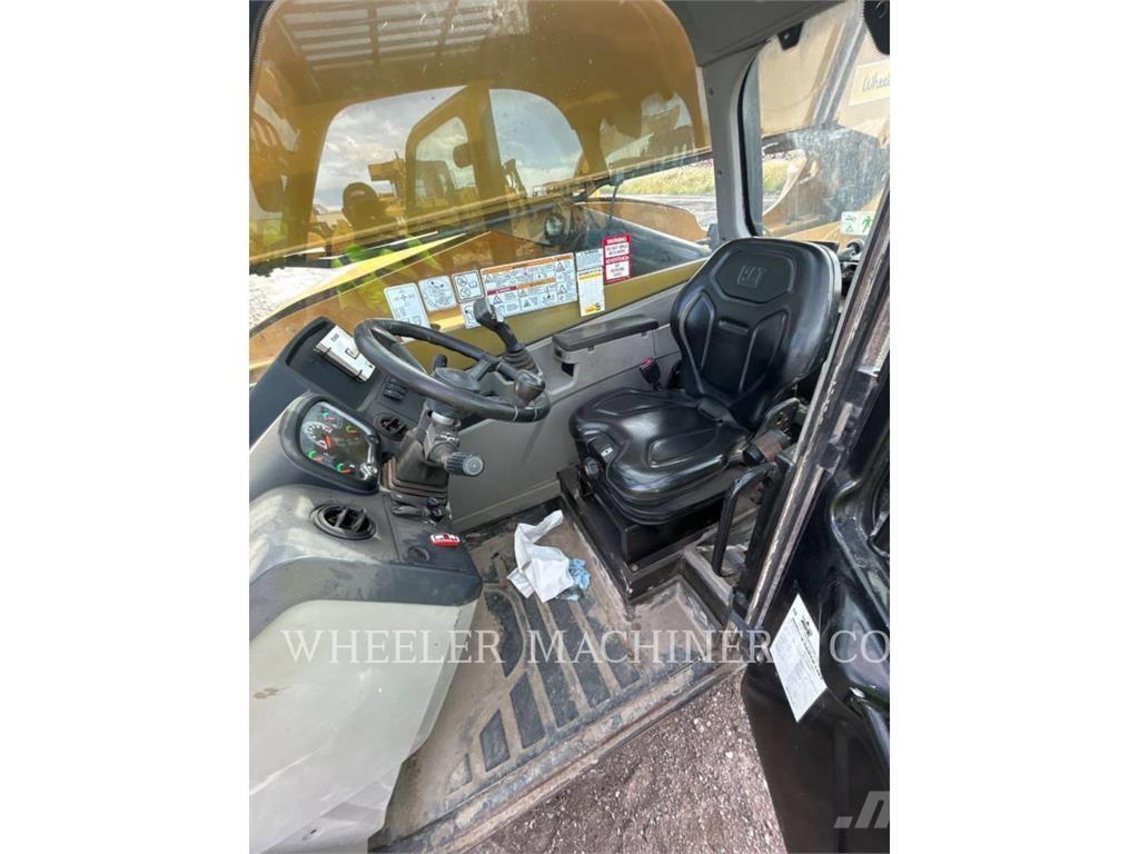 CAT TL943D CB Телескопічні навантажувачі