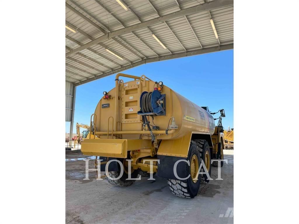 CAT W00 725 Вантажівки-цистерни