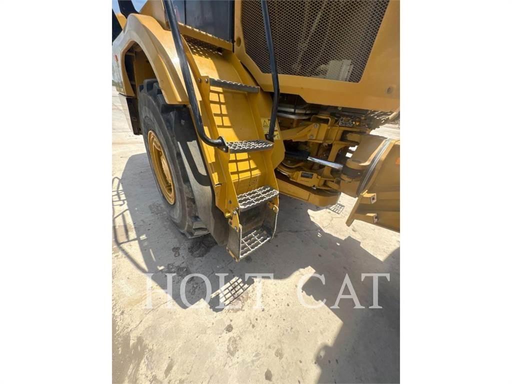 CAT W00 725 Вантажівки-цистерни