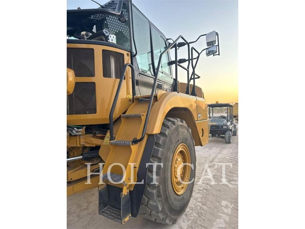 CAT W00 725 Вантажівки-цистерни