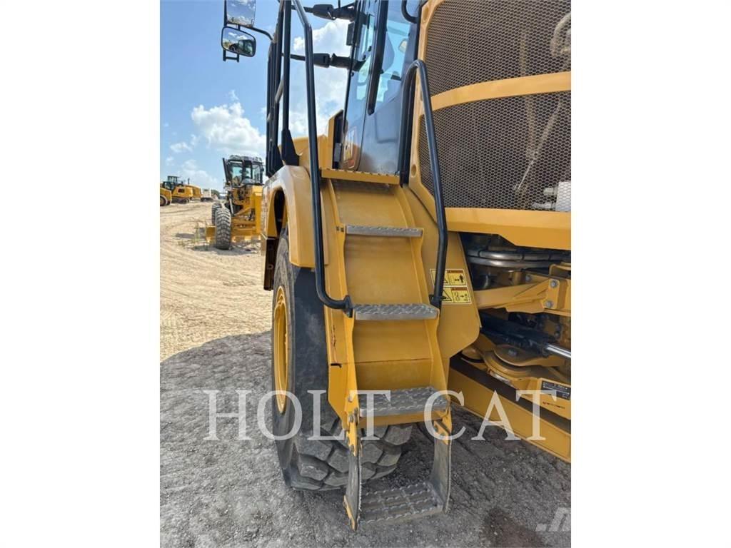 CAT W00 725 Вантажівки-цистерни