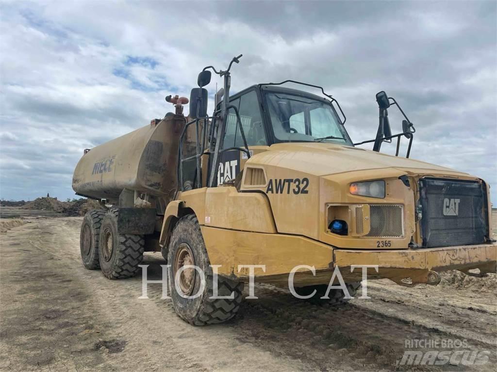 CAT W00 730C Зчленовані самоскиди