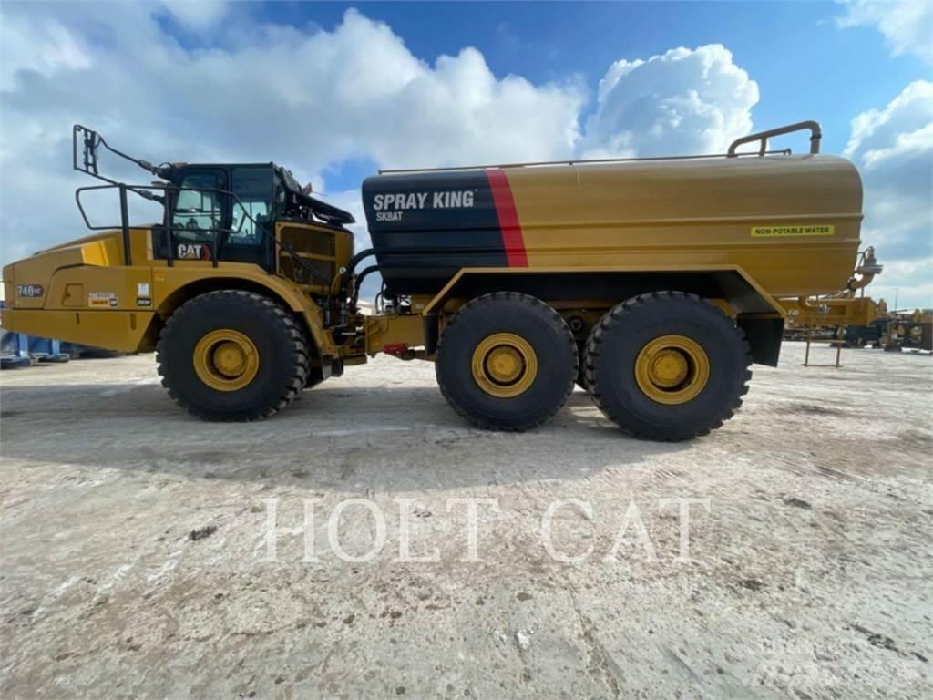 CAT W00 740 Вантажівки-цистерни