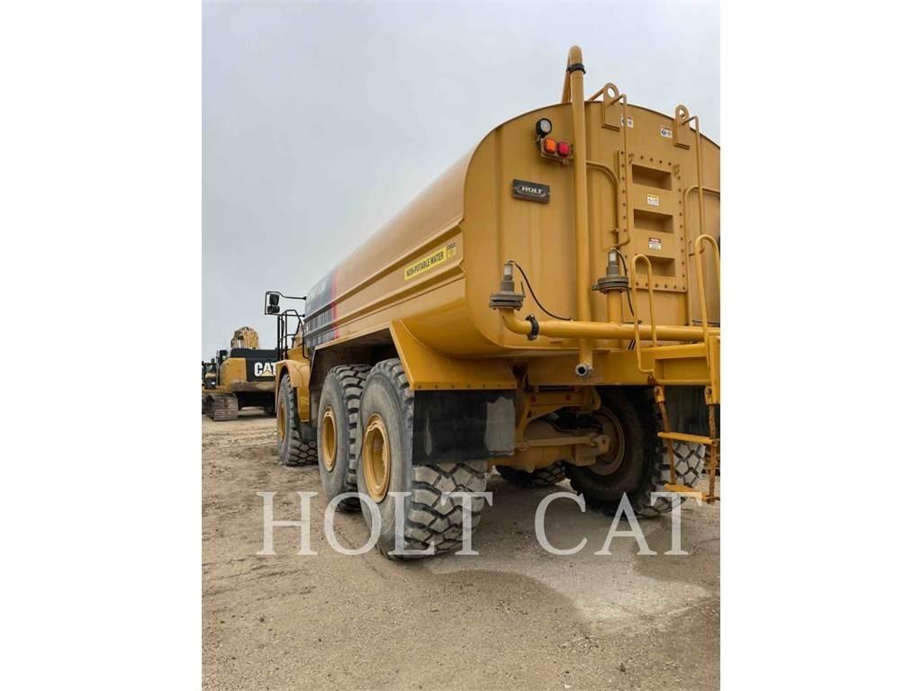 CAT W00 740 Вантажівки-цистерни