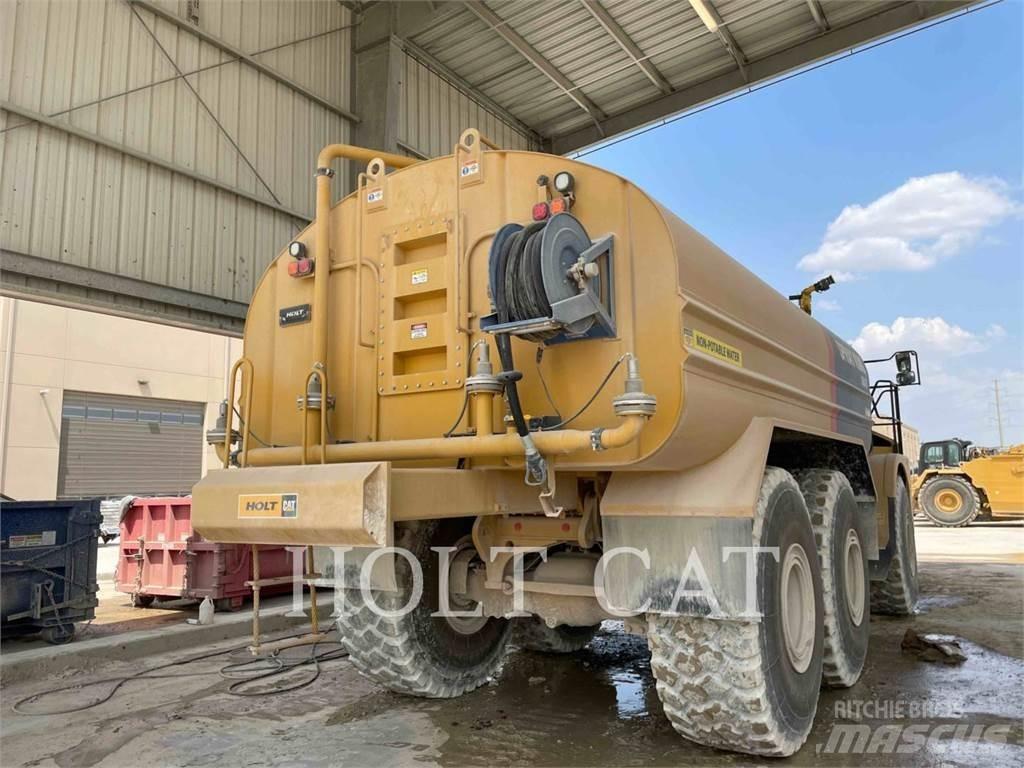 CAT W00 740 Вантажівки-цистерни