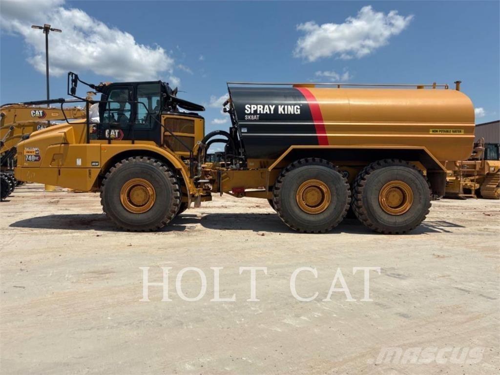 CAT W00 740 Вантажівки-цистерни