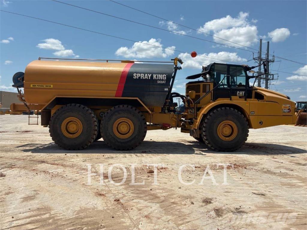 CAT W00 740 Вантажівки-цистерни