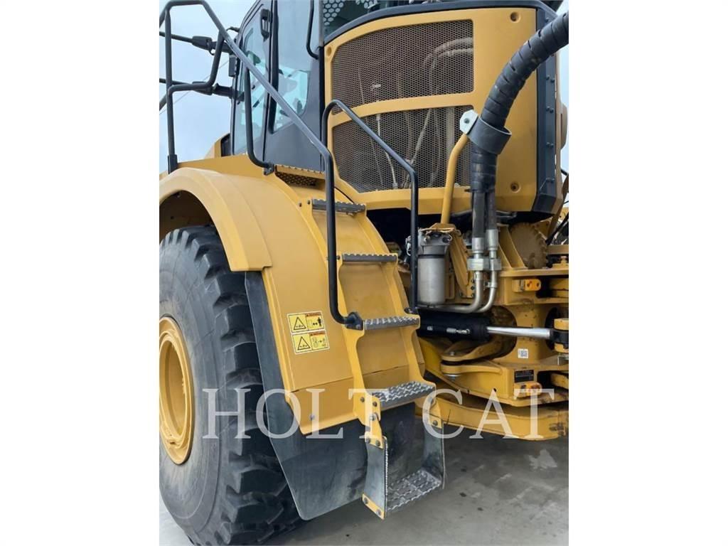 CAT W00 740GC Вантажівки-цистерни