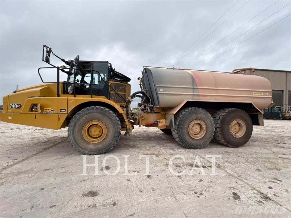 CAT W00 740GC Вантажівки-цистерни