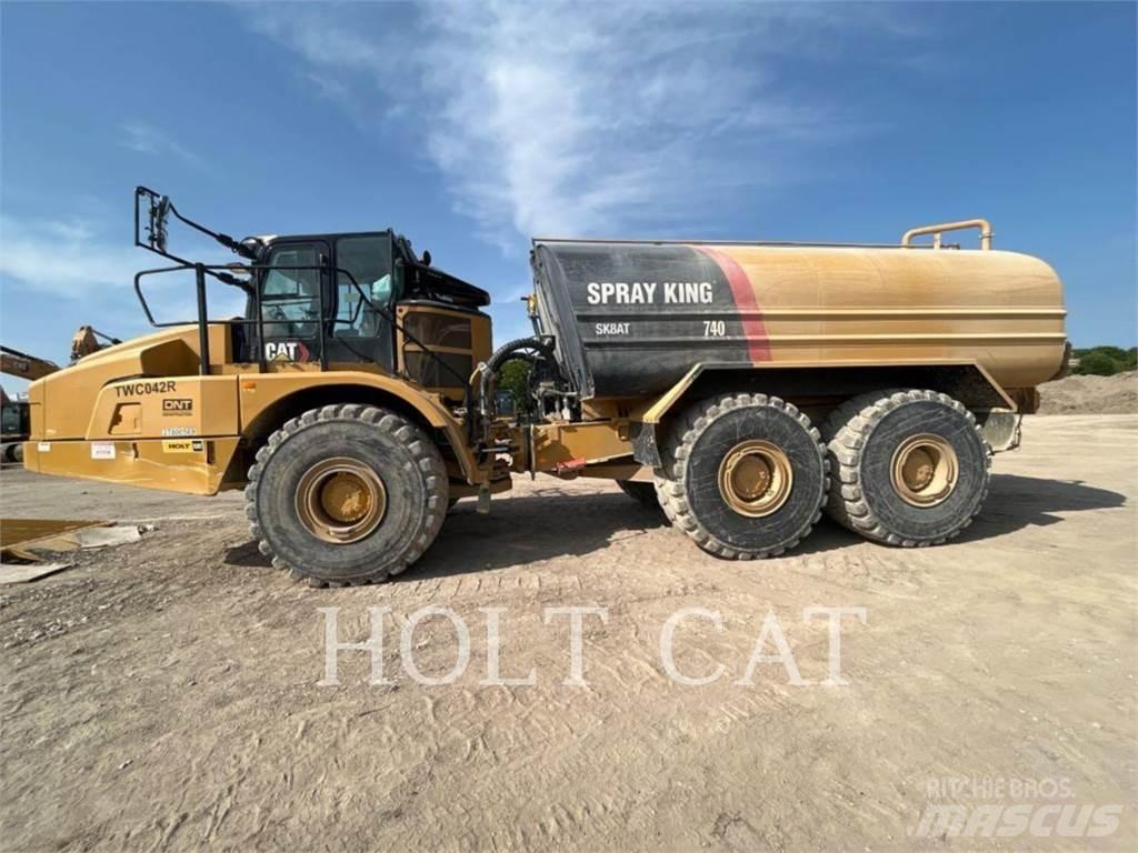 CAT W00 740GC Вантажівки-цистерни