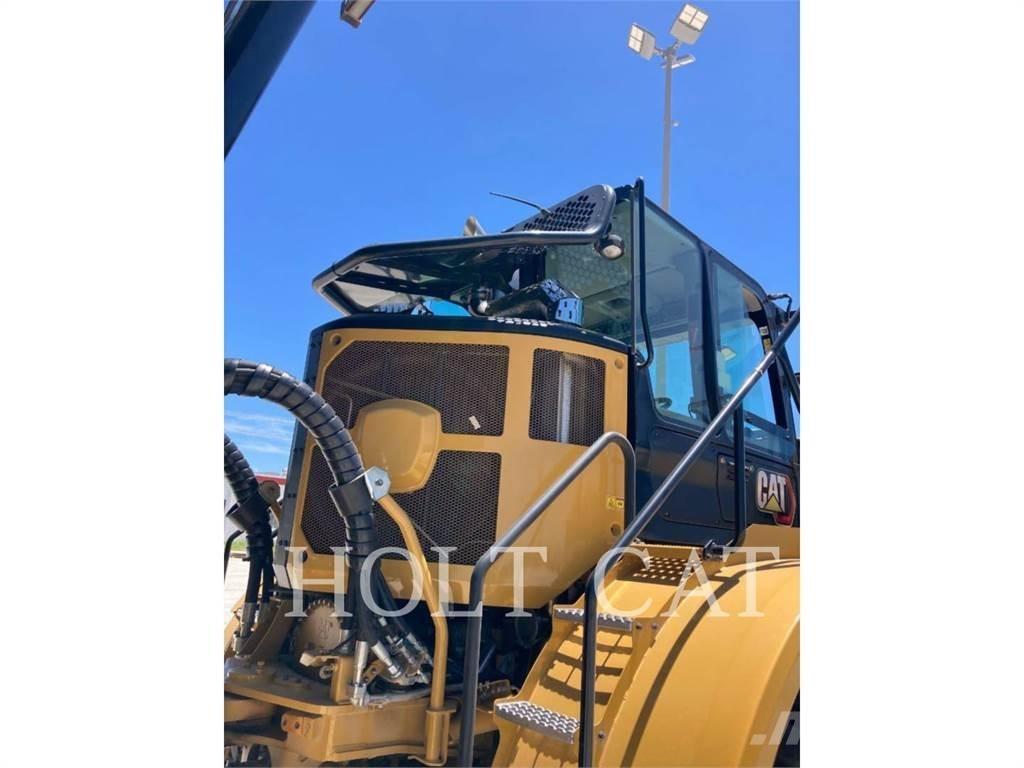CAT W00 740GC Вантажівки-цистерни