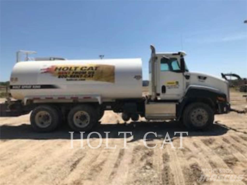 CAT WATER 4000 Вантажівки-цистерни