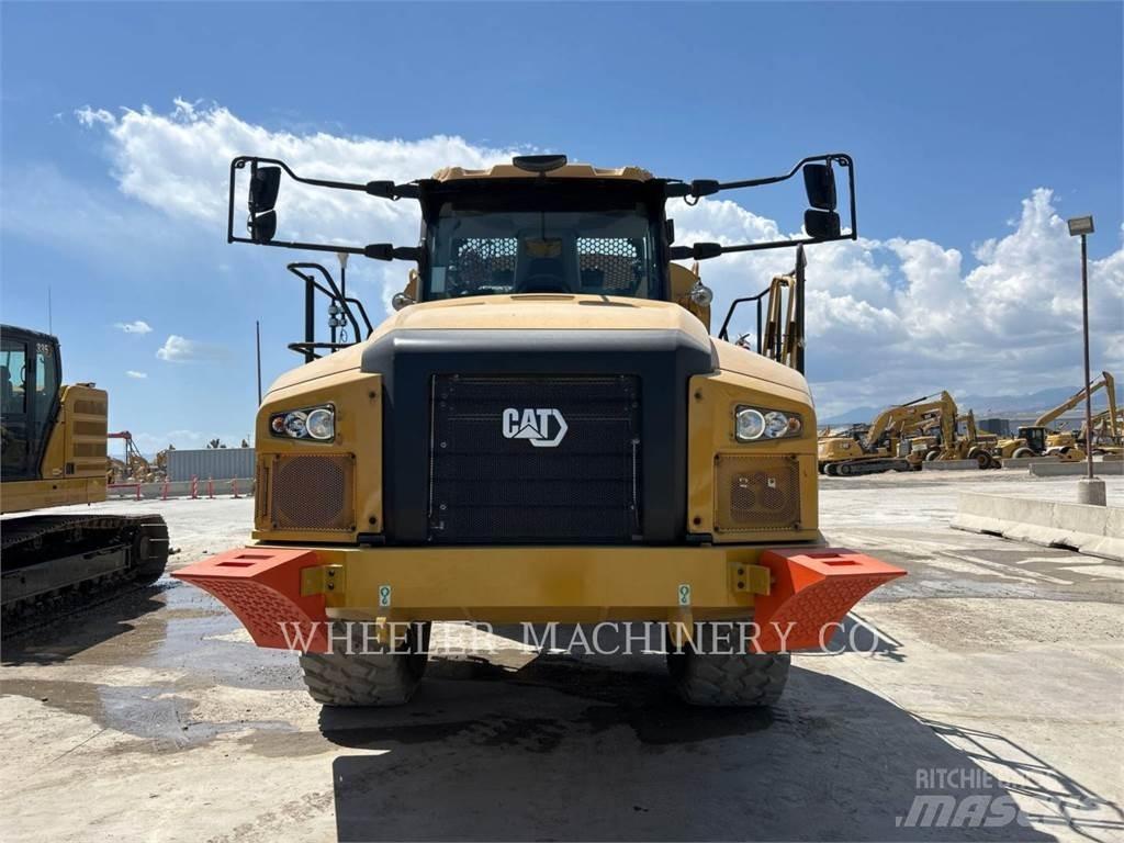 CAT WT 740 GC Вантажівки-цистерни