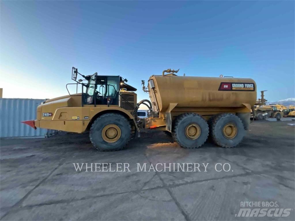 CAT WT 740 GC Вантажівки-цистерни