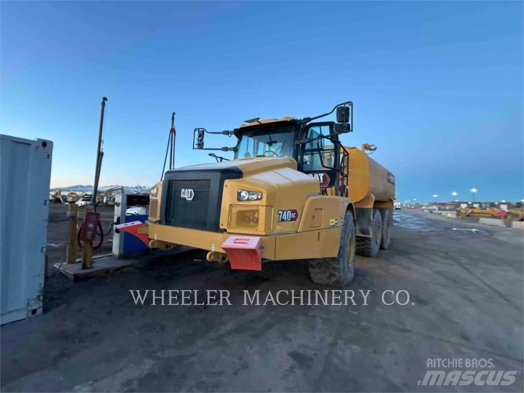 CAT WT 740 GC Вантажівки-цистерни