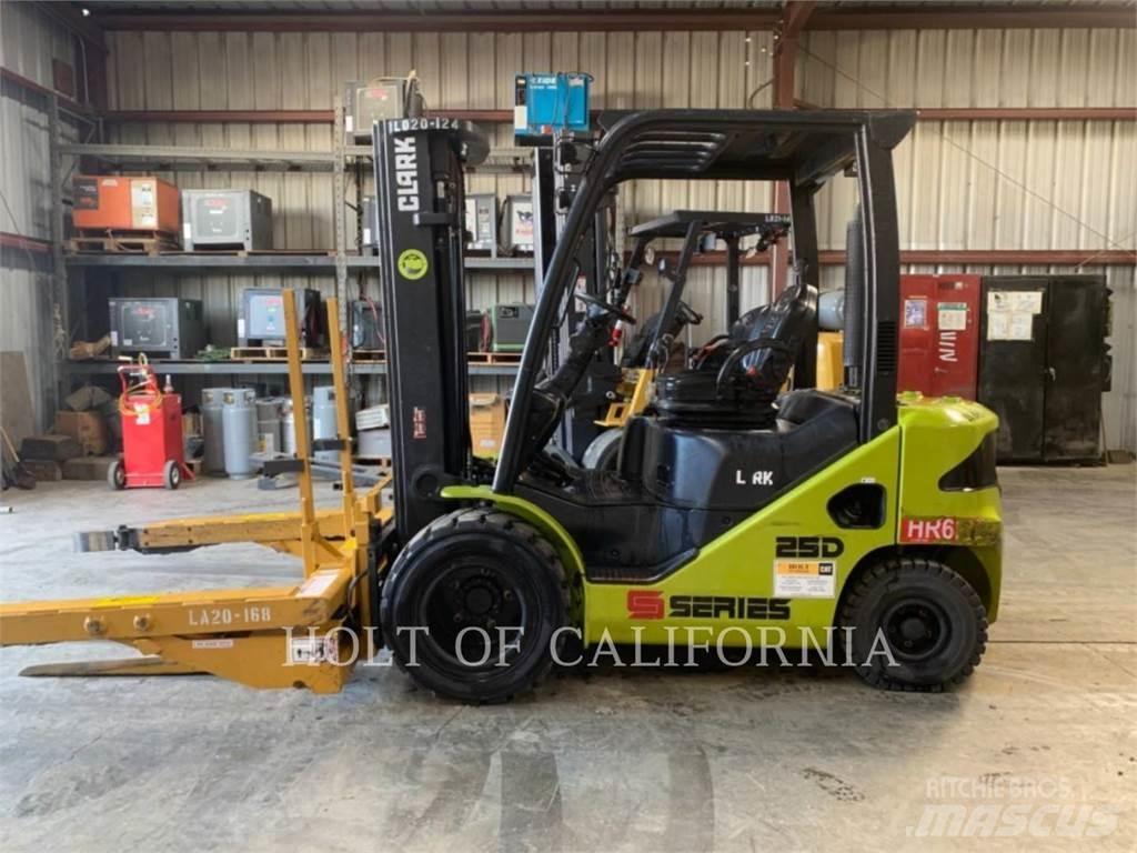 Clark S25D Дизельні навантажувачі