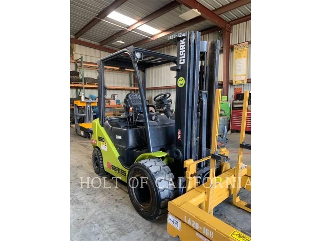 Clark S25D Дизельні навантажувачі