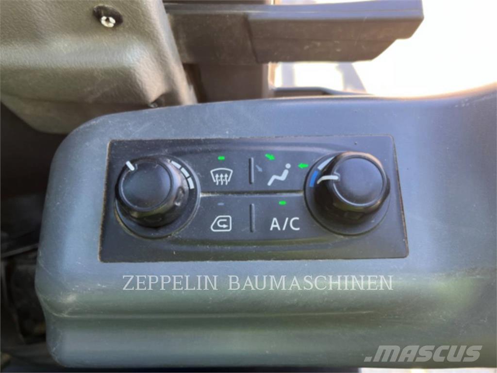 Doosan DX63-3 Гусеничні екскаватори