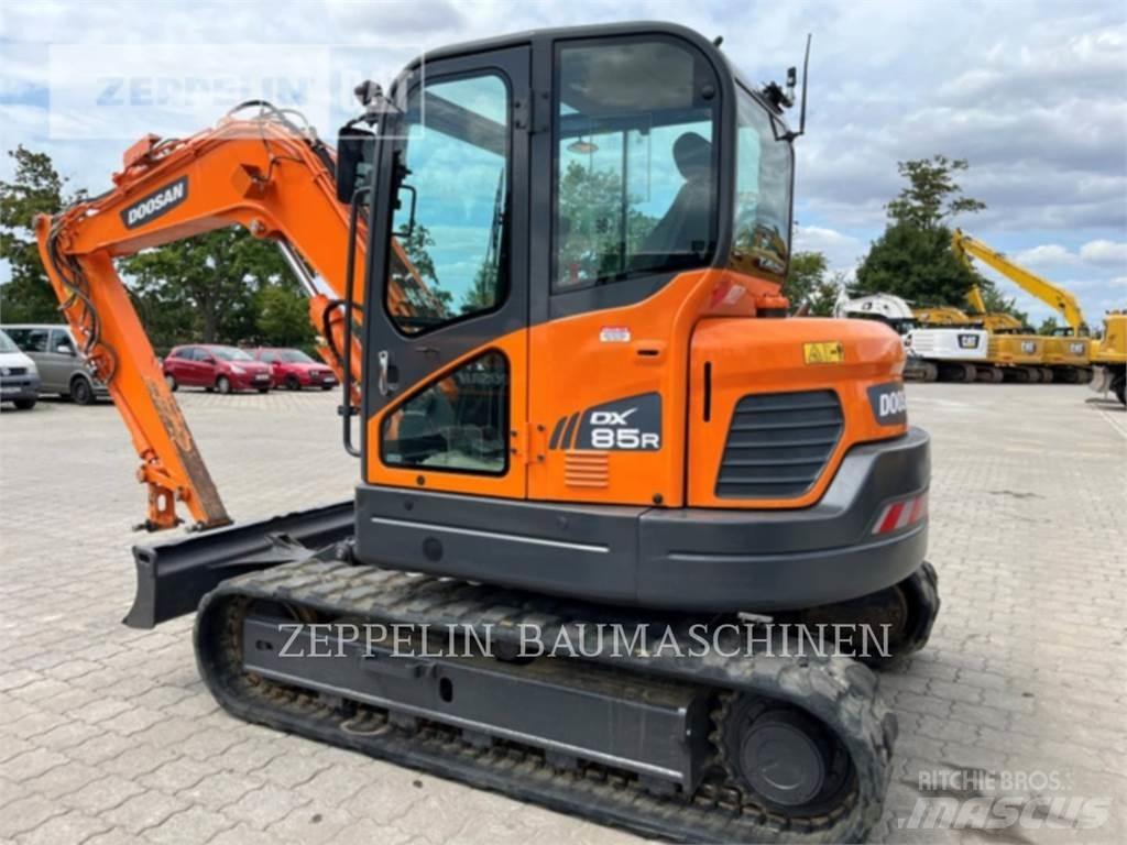 Doosan DX85R-3 Гусеничні екскаватори