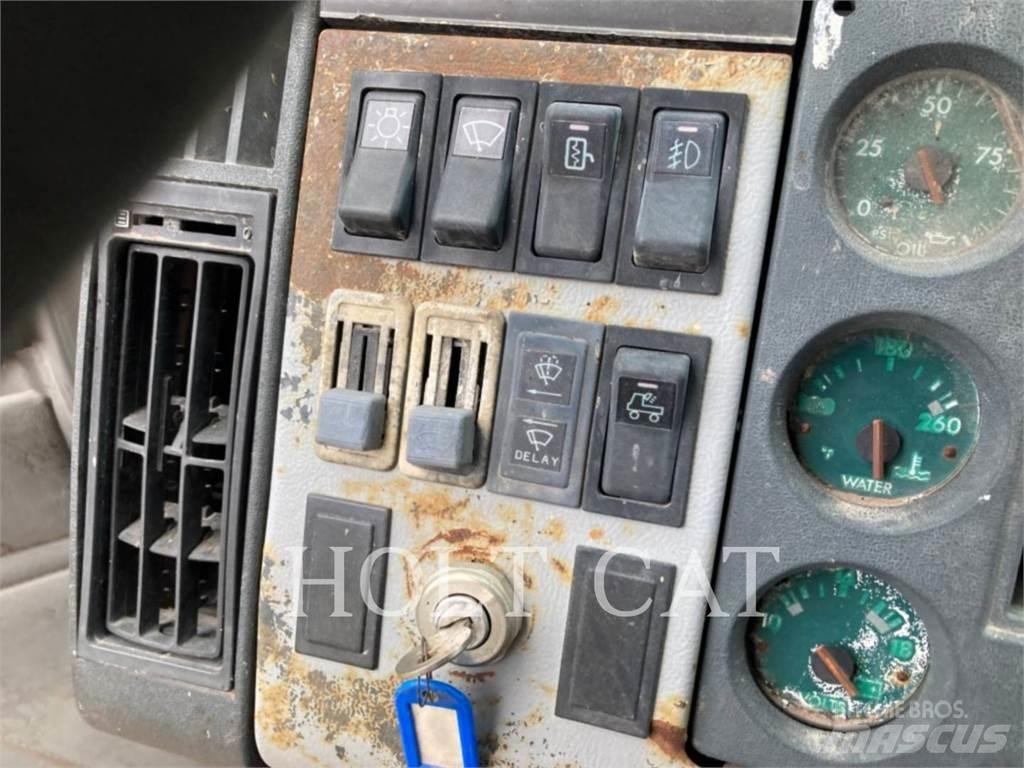 Freightliner F701 Вантажівки / спеціальні