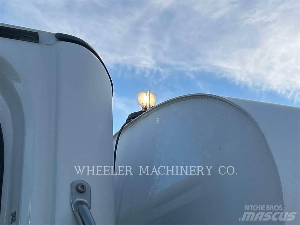 Freightliner WT4000 A Вантажівки-цистерни