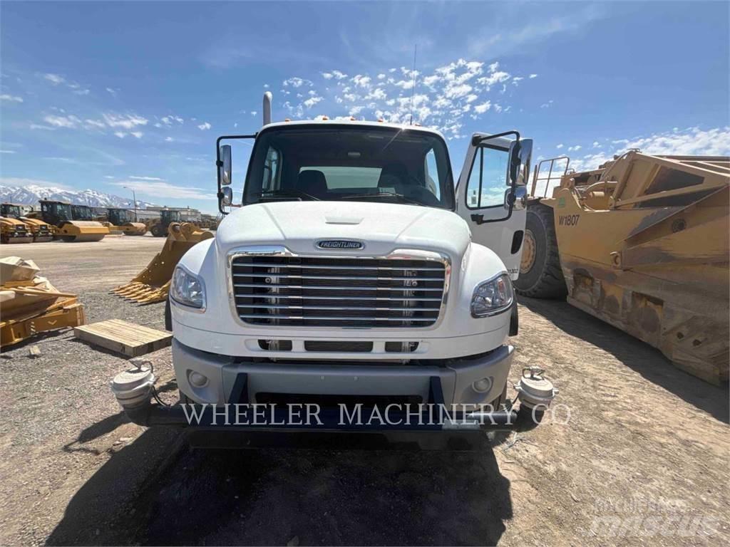Freightliner WT4000 A Вантажівки-цистерни