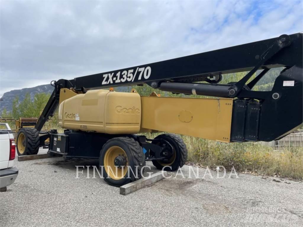 Genie JLGZX135 Колінчаті підйомники