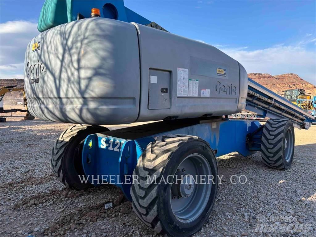 Genie S-125 Колінчаті підйомники