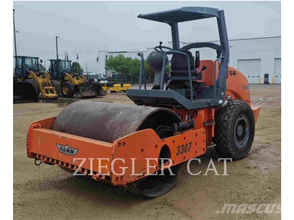 Hamm 3307 SMOOTH Ущільнювачі грунту