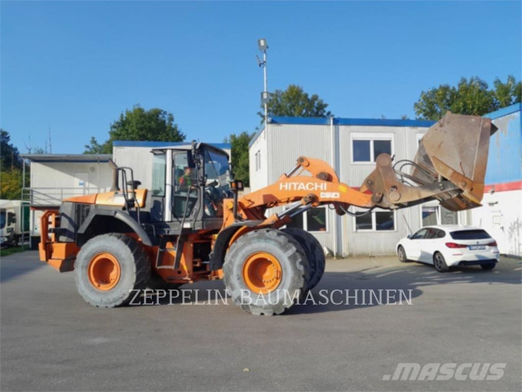 Hitachi ZW250 Фронтальні навантажувачі