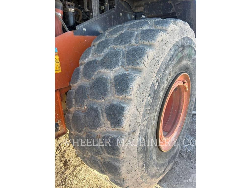 Hitachi ZW250-6 Фронтальні навантажувачі