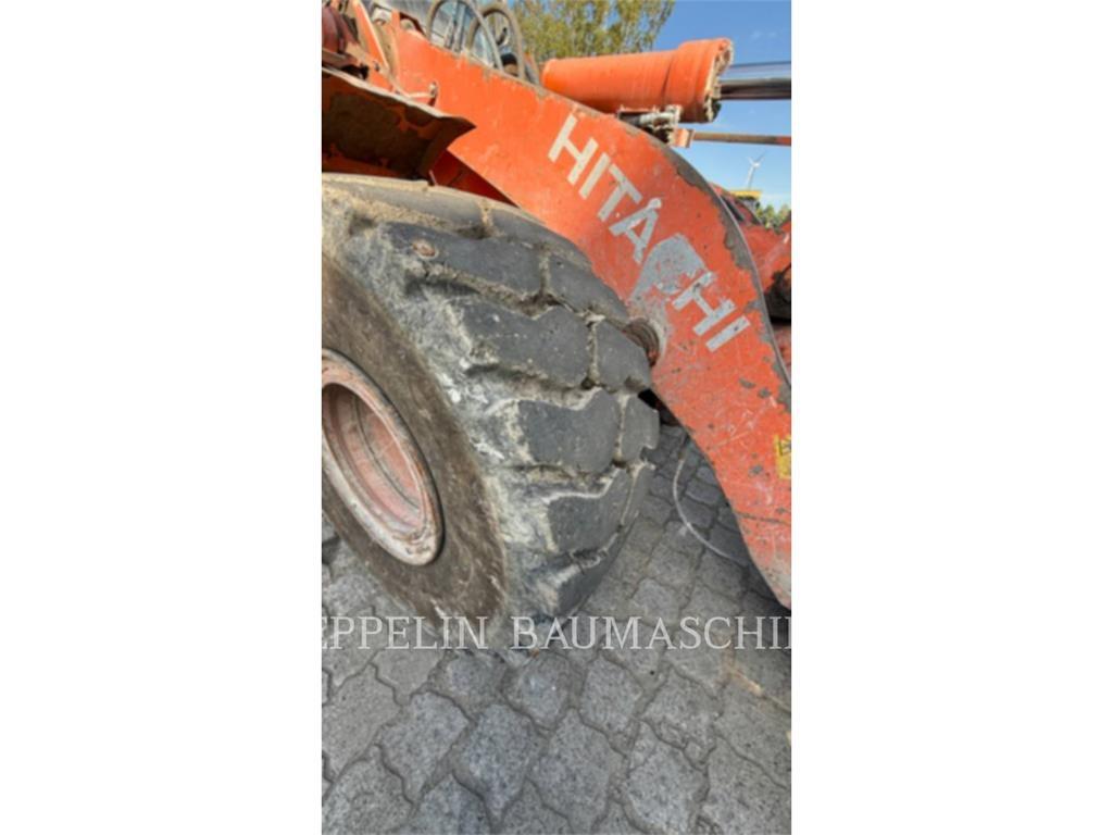 Hitachi ZW250-6 Фронтальні навантажувачі