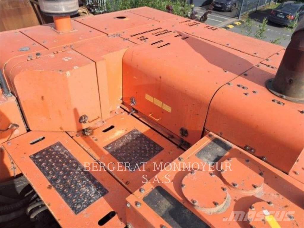 Hitachi ZX 670 45 Гусеничні екскаватори
