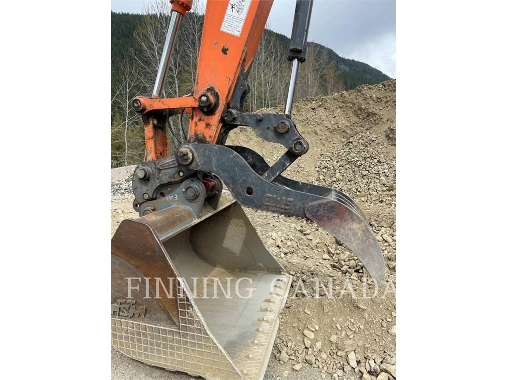 Hitachi ZX210LC Гусеничні екскаватори