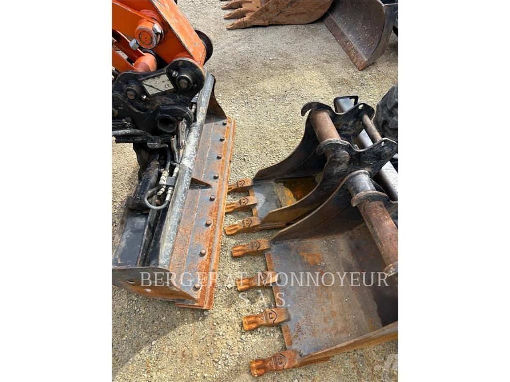 Hitachi ZX26U-6 Гусеничні екскаватори