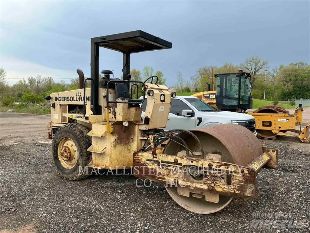 Ingersoll Rand SD70 Грунтові котки