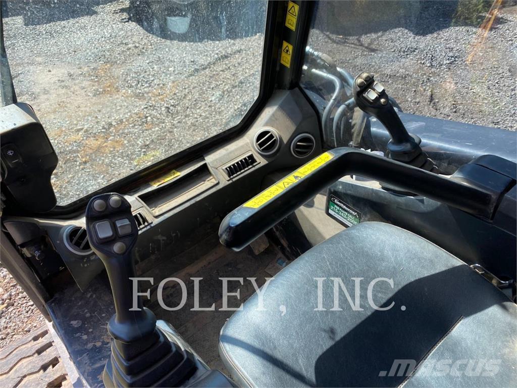 JCB 300TT4 Гусеничні вантажники