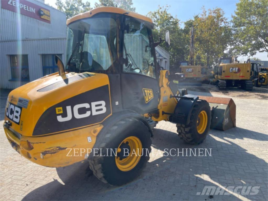 JCB 406 Фронтальні навантажувачі