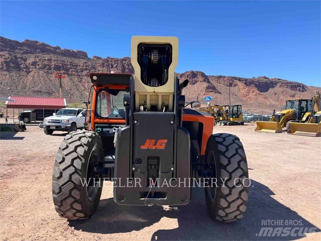 JLG 1055 Телескопічні навантажувачі