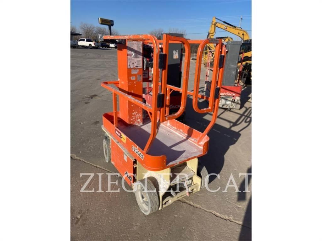 JLG 1230ES Підйомники-ножиці