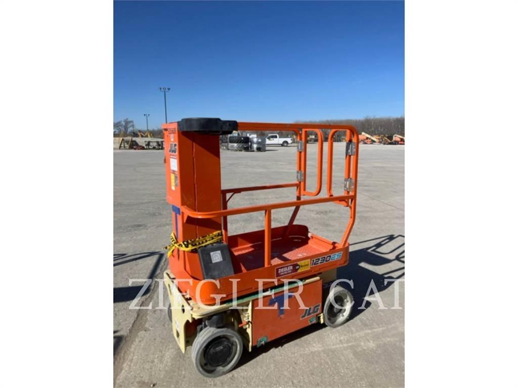 JLG 1230ES Підйомники-ножиці