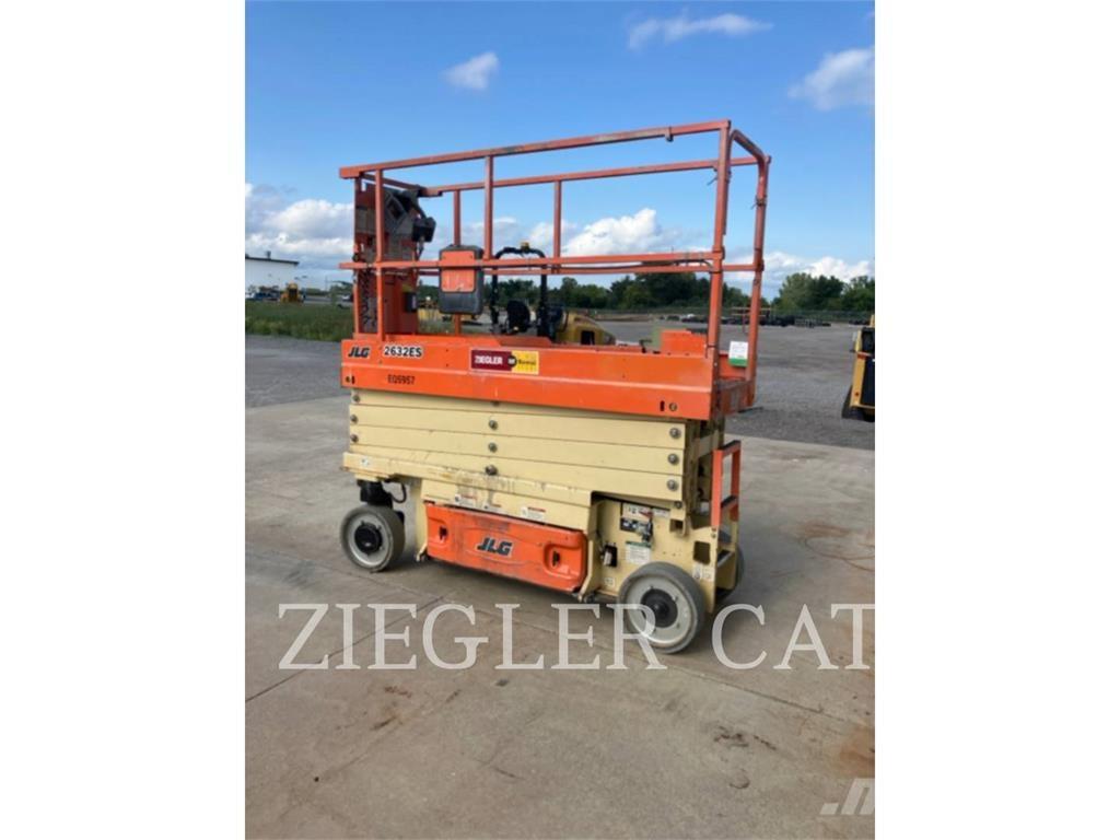 JLG 2632ES Підйомники-ножиці