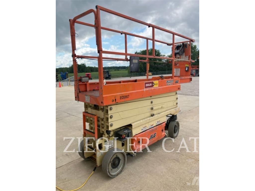 JLG 2632ES Підйомники-ножиці