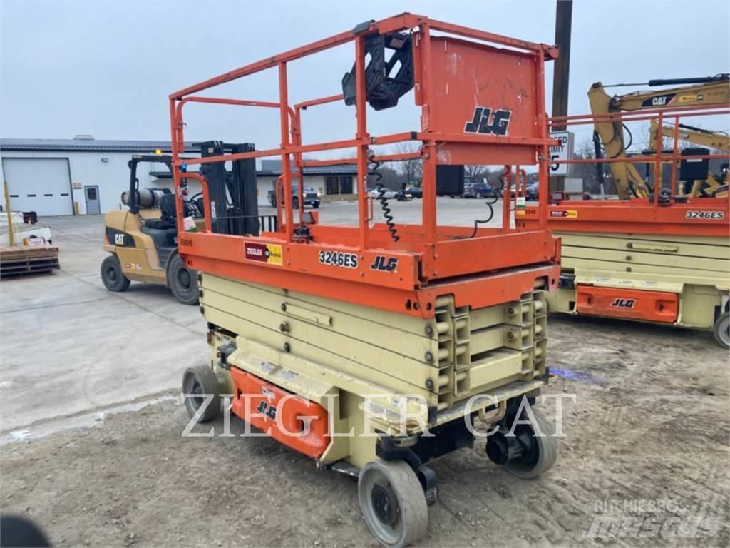 JLG 3246ES Підйомники-ножиці