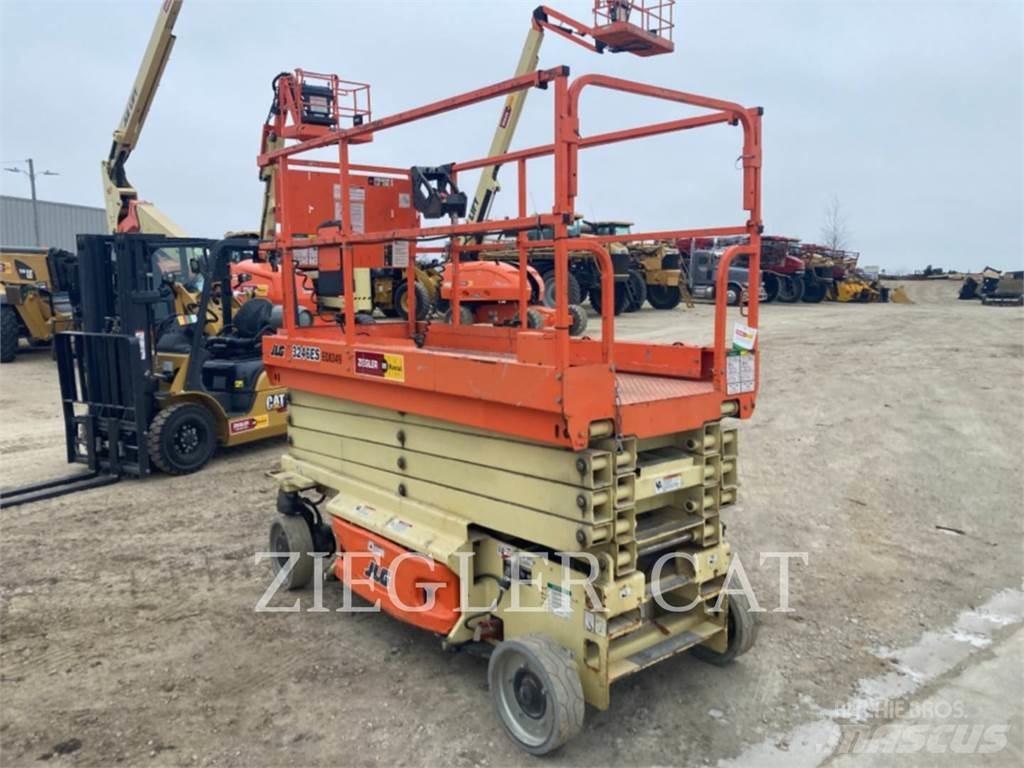 JLG 3246ES Підйомники-ножиці